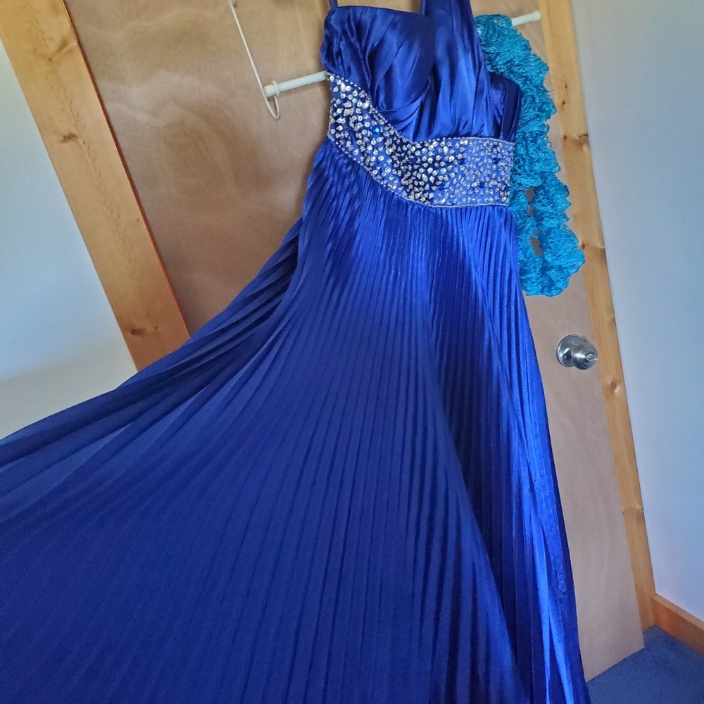 Prom Dress - Picture 3 of 3